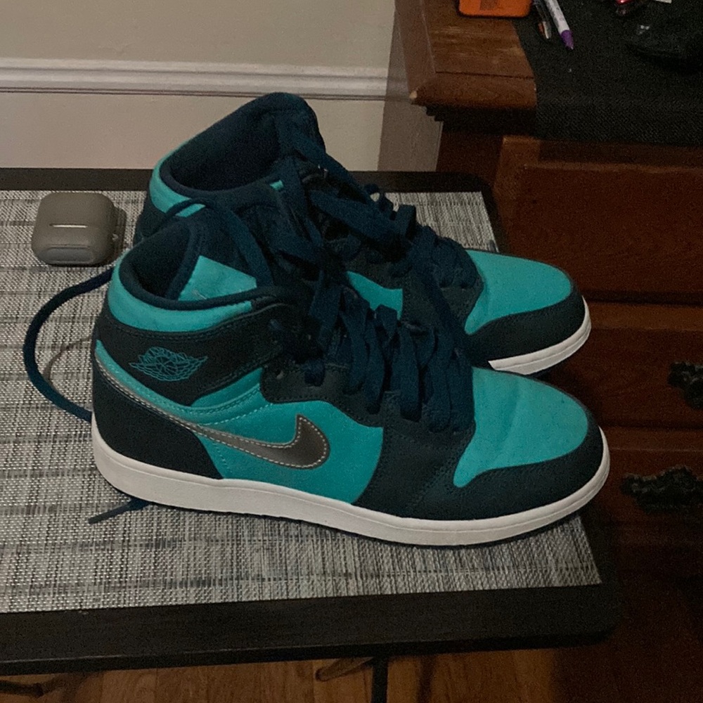 Clean hardly worn no box